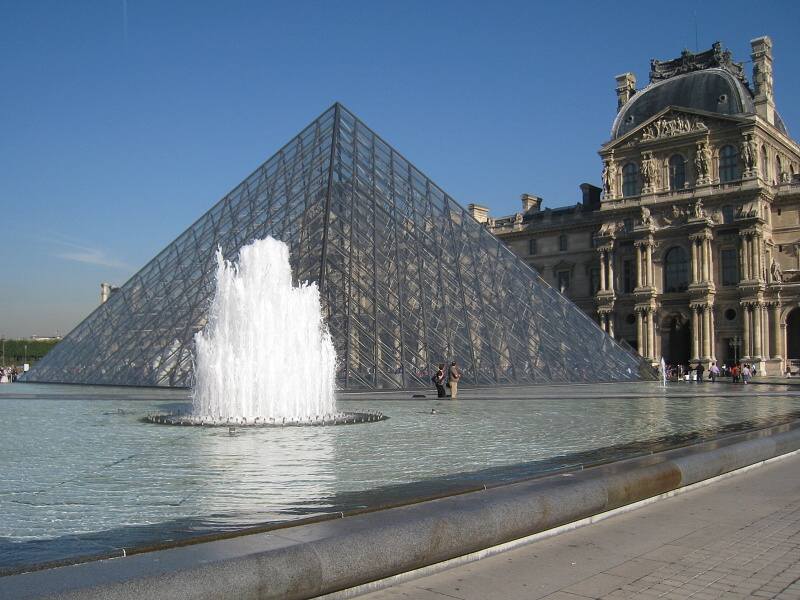 Louvre - vstup