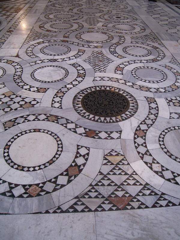 Bazilika sv. Jna v Laterne - cosmatsk mozaikov podlaha