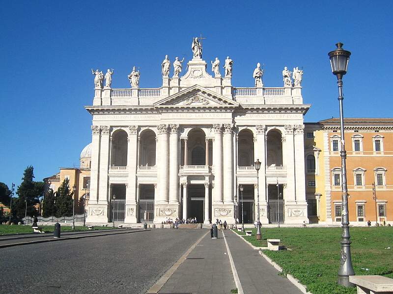 Laternska Bazilika na slnku