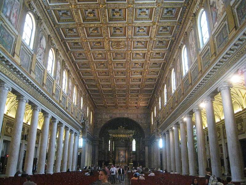 Bazilika Santa Maria Maggiore - pohad od vstupu