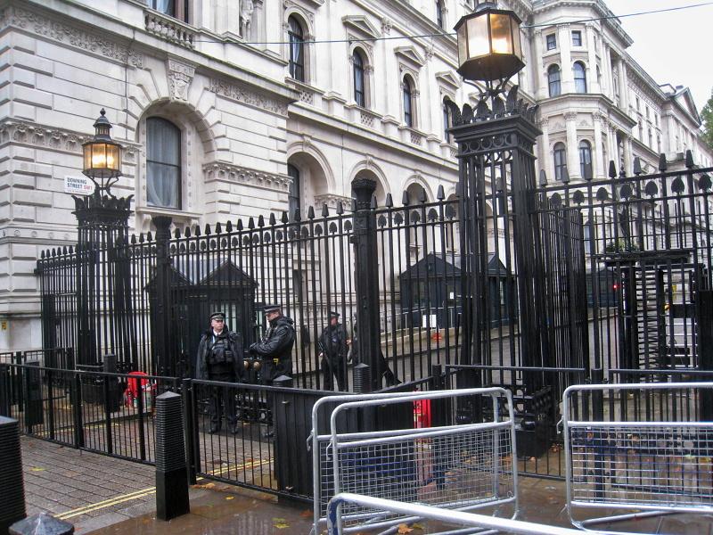 Vchod na Downing Street, dobre stren 