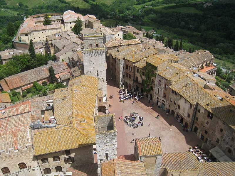 San Gimignano - pohad z vee na Piazza della Cisterna
