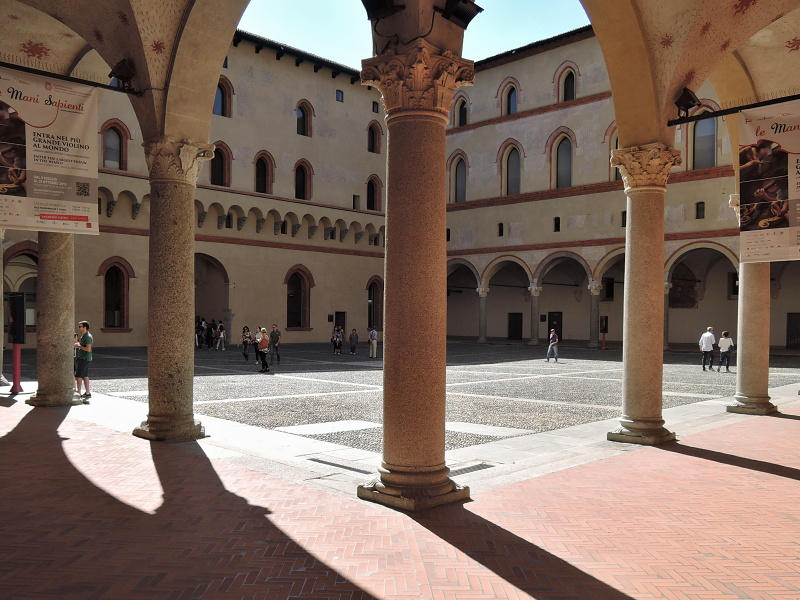Castello Sforzesco - in ndvorie
