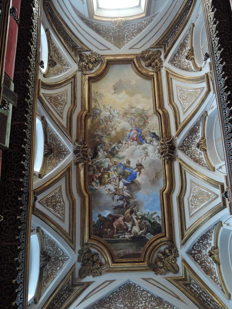 Kostol San Domenico Maggiore - sakristia s rakvami Aragncov