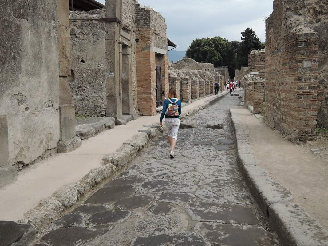 Pompeje - ulika k nevestincu (Vicolo del Lupanare)