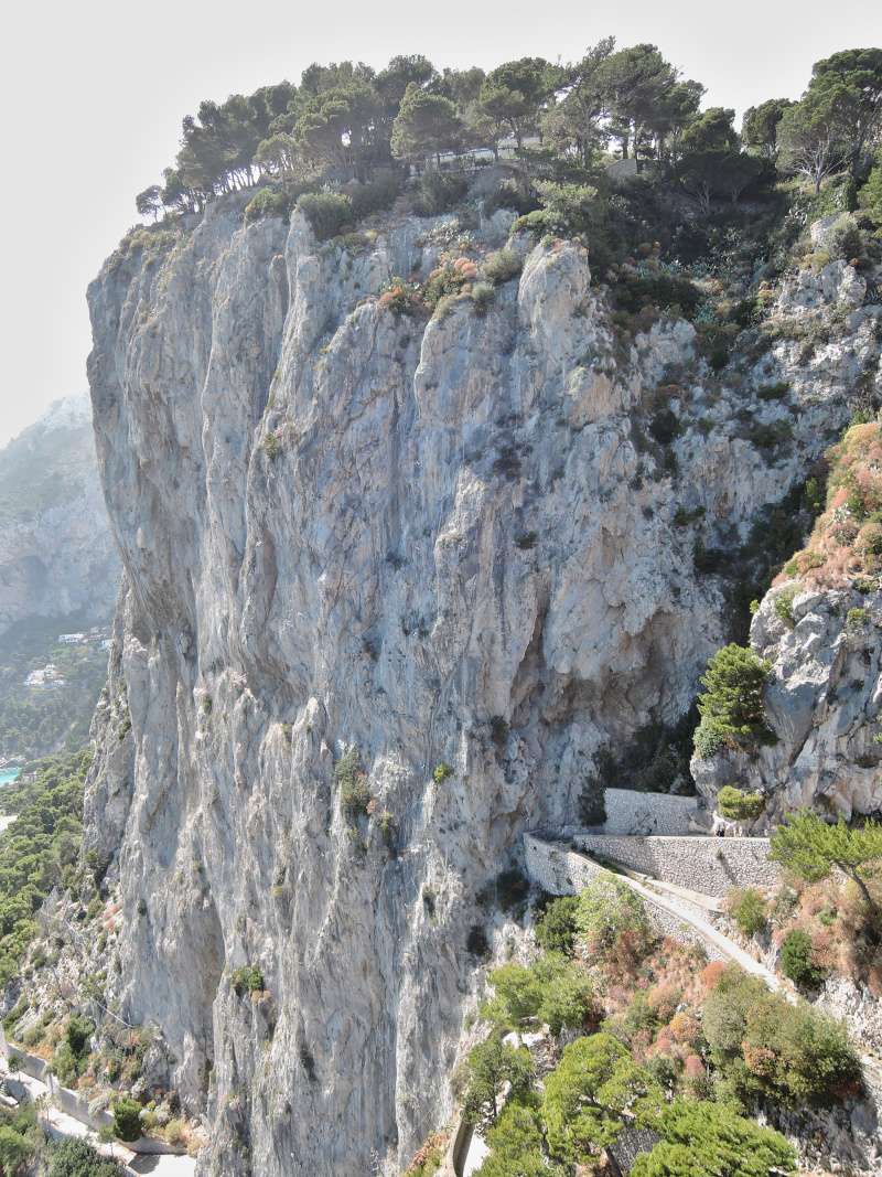 Capri - Augustove zhrady - skala nad pobrem