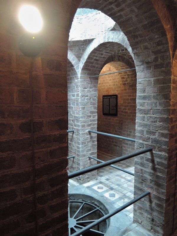 Rmska pohrebn komora - dostavan nadzemn as v dobovom tle