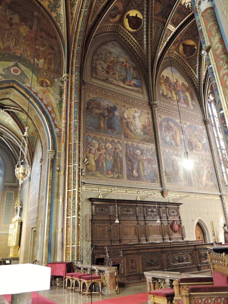 Bazilika sv. Petra a Pavla - fresky za oltrom