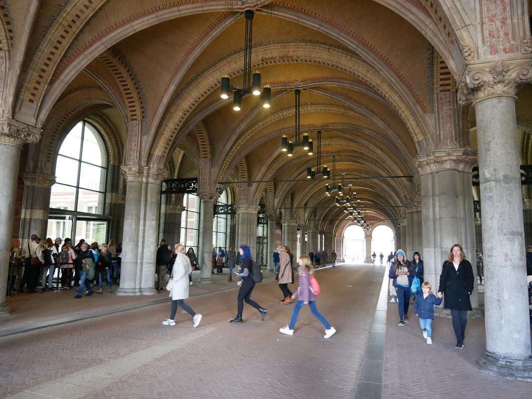 Rijksmuseum - podchod so vstupom do mzea