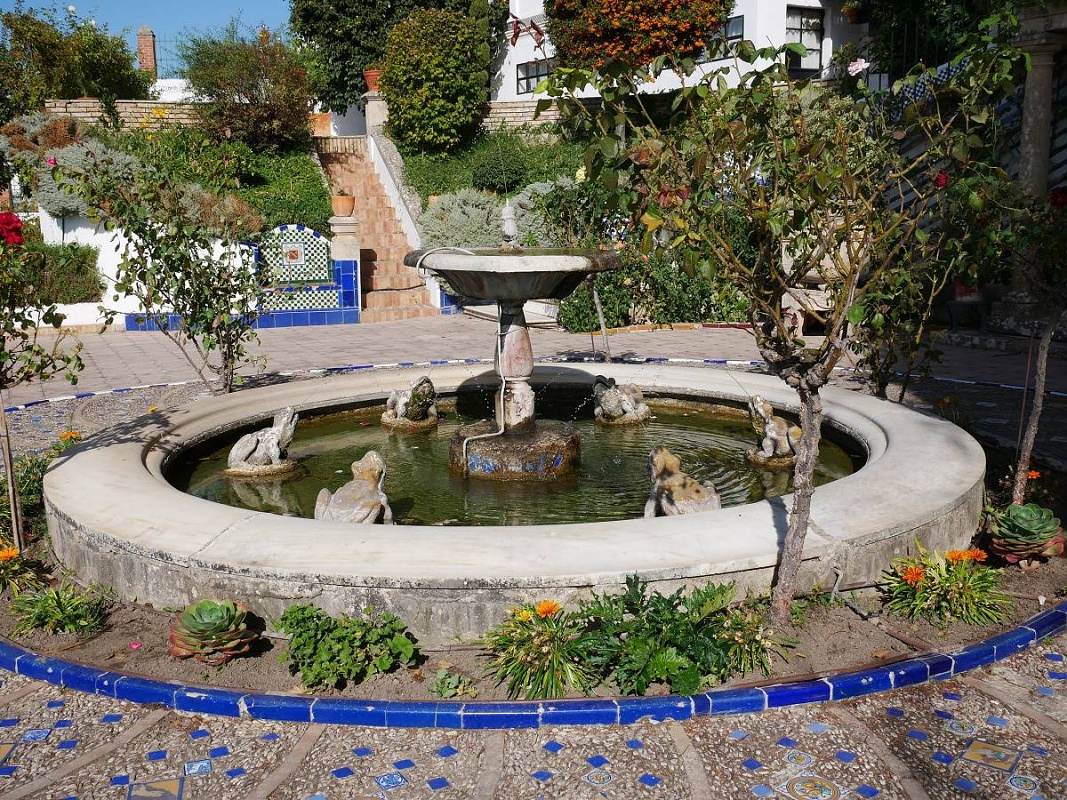 Dom Dona Bosca - zhrada s fontnou