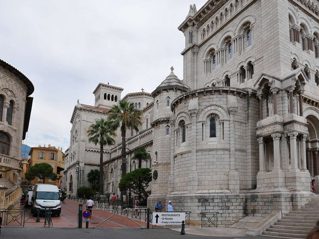 Monack katedrla (Cathdrale de Monaco)