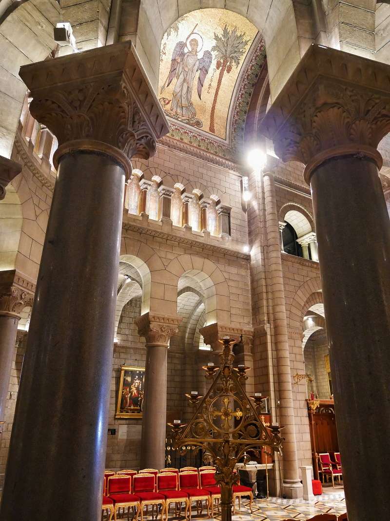 Monack katedrla - oblk za hl. oltrom
