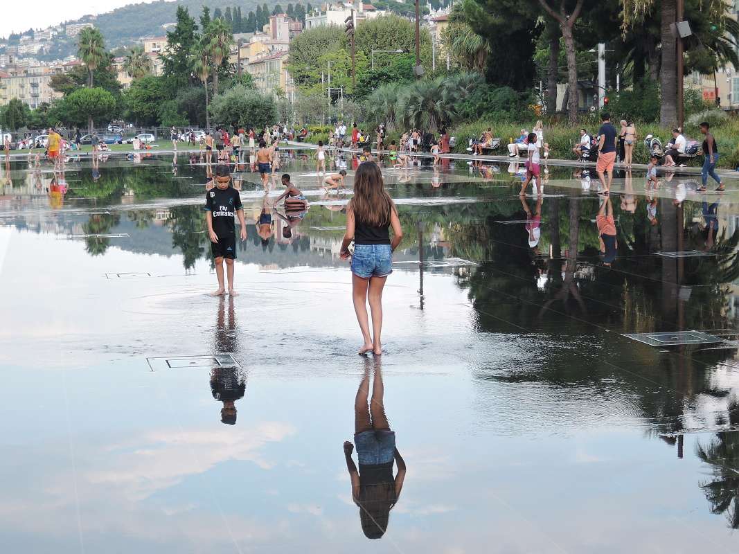 Promenda du Paillon - vodn zrkadlo