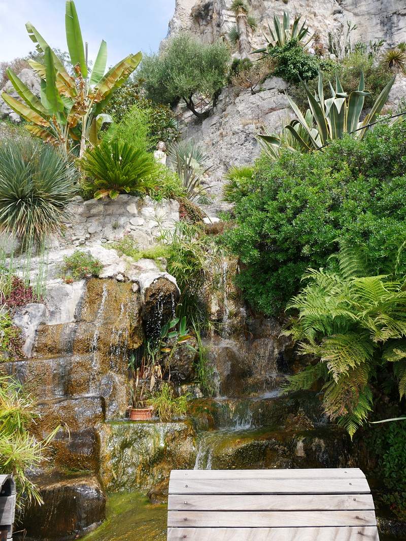 Botanick zhrada - Relaxan zhrada s lehtkami a vodopdikom
