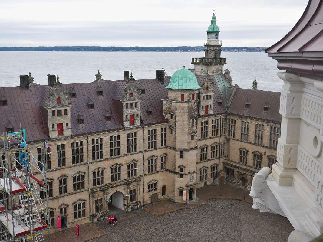 Kronborg, vhad z delostreleckej vee - ndvorie hradu