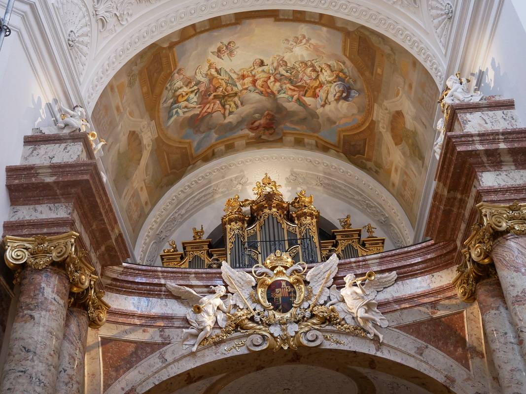 Kostol sv. Karola Boromejskho - organ nad hl. vstupom