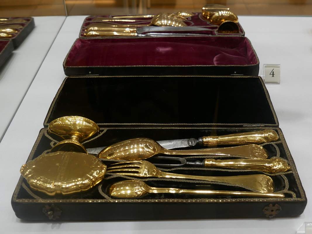 Hofburg, Strieborn zbierka, osobn prborov set Mrie Terzie, zlato, 18.storoie