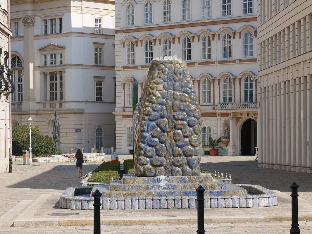 Hofburg, Lazuritov fontna (Lapis Lazuri), kde kon prehliadka Cisrskych apartmnov