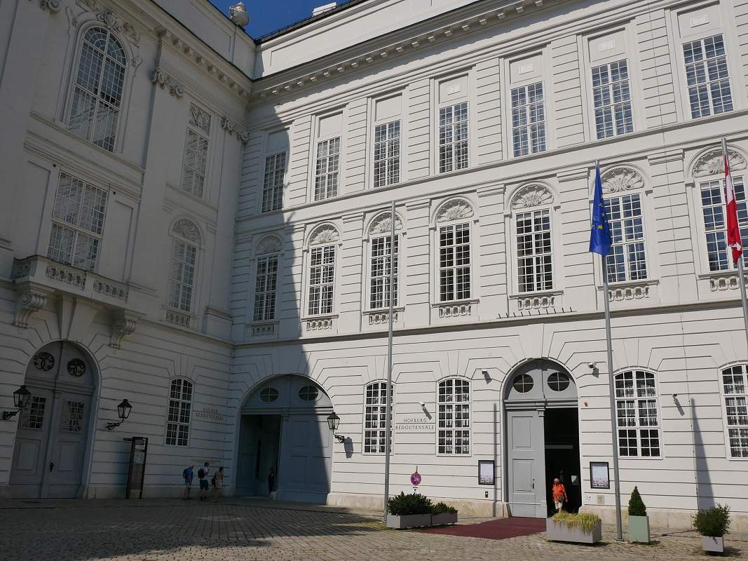Hofburg, Josefplatz a vstup do rakskeho Parlamentu (historick budova arlamentu je v rekontrukcii)
