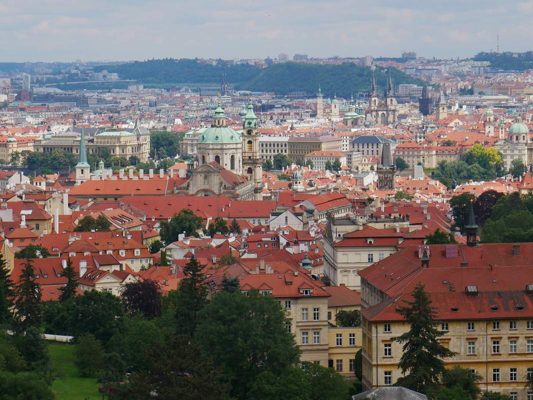 Praha z vyhliadkovej terasy Strahovskho kltora