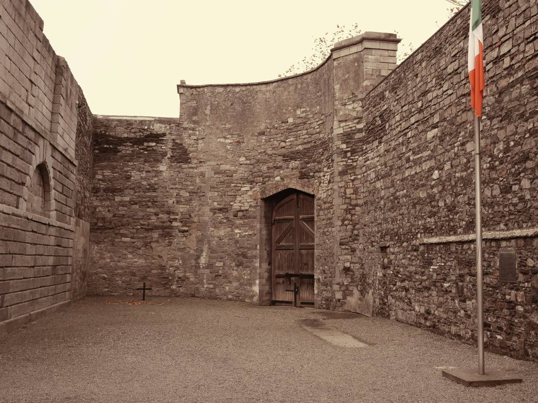 Kilmainham Gaol - Stone-Brokers Yard (dvor lmaov kameov) - miesto popravy 14 vodcov Vekononho povstania 3.-12.5.1916