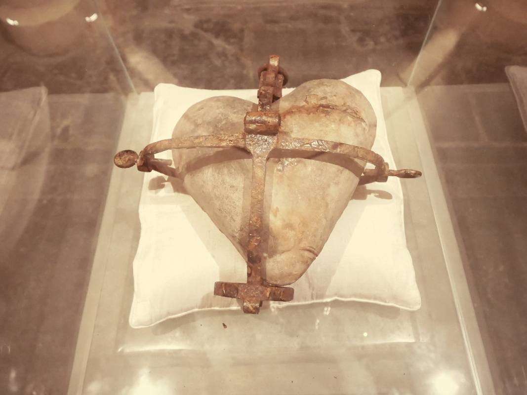 Relikvir v tvare srdca uchovvajci srdce svtho Vavrinca O'Tooleho (zomrel 1180)