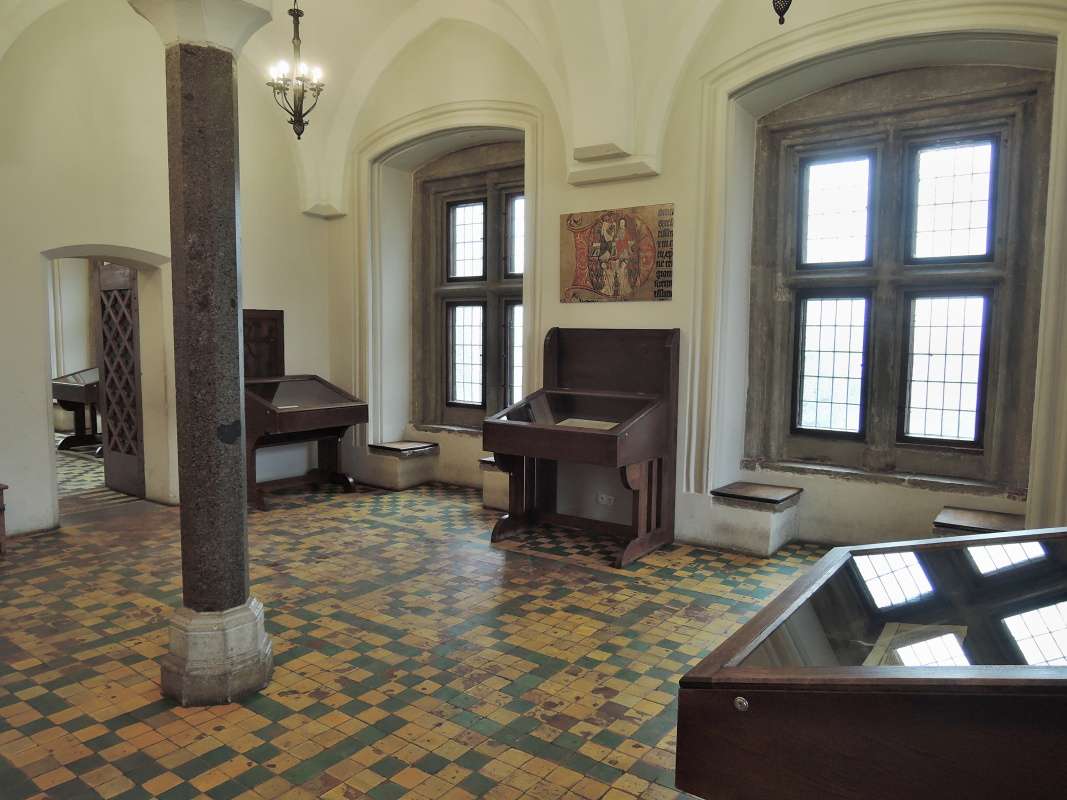 Stredn hrad - expozcia z archvu a kancelrie rdu a vemajstra