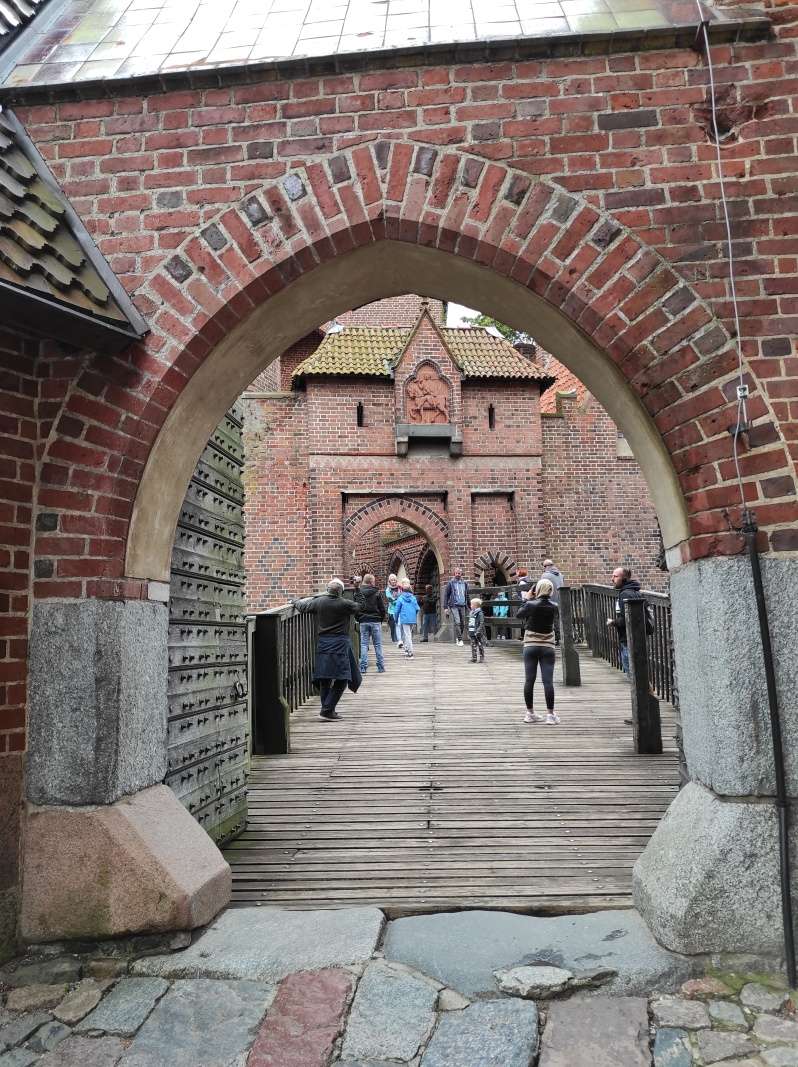 Brna do Hornho hradu