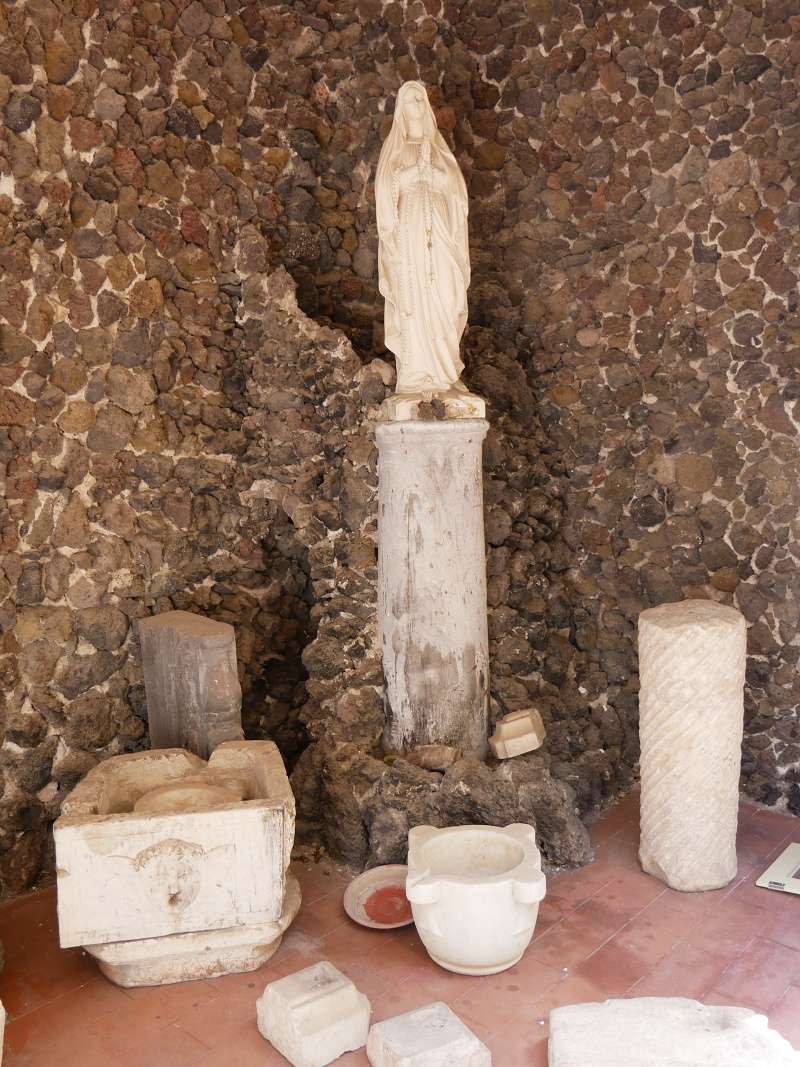 Kltor San Gregorio Armeno - umel jaskya