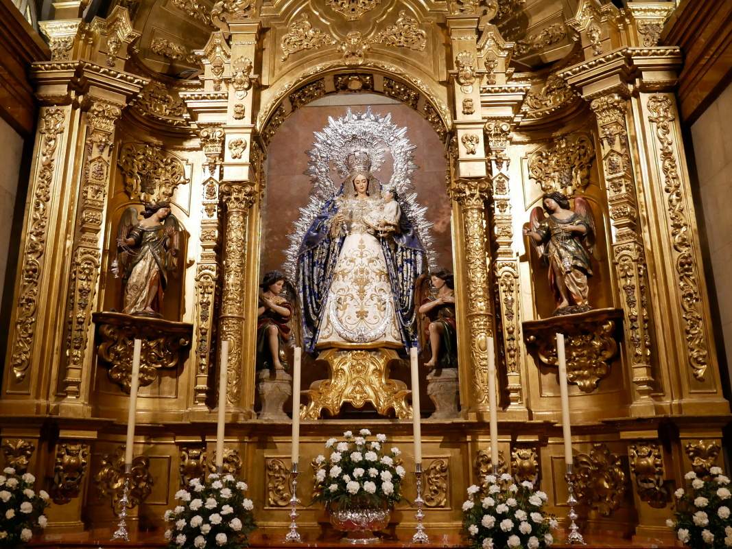 Bazilika de la Macarena - Panna Mria Ruencov (Nuestra Senora del Santo Rosario)