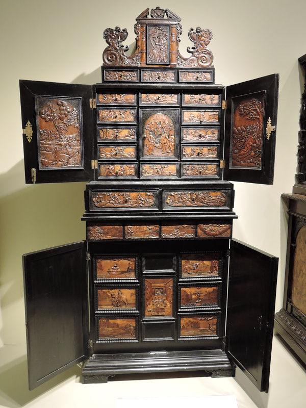 Castello Sforzesco - Múzeum nábytku a drevených sôch