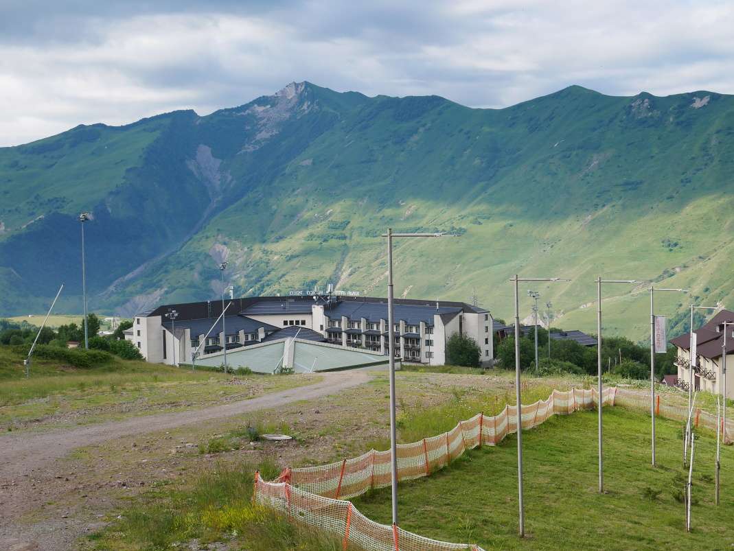 Výhľad na Kaukaz od hotela Gudauri Loft Hotel Ski