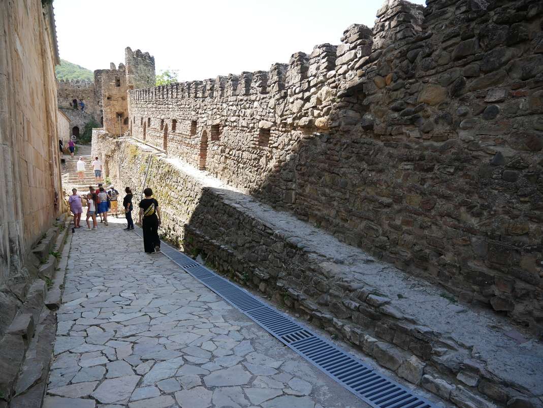 Pevnosť Ananuri pri priehrade Žinvali