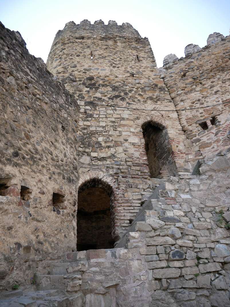 Pevnosť Ananuri pri priehrade Žinvali