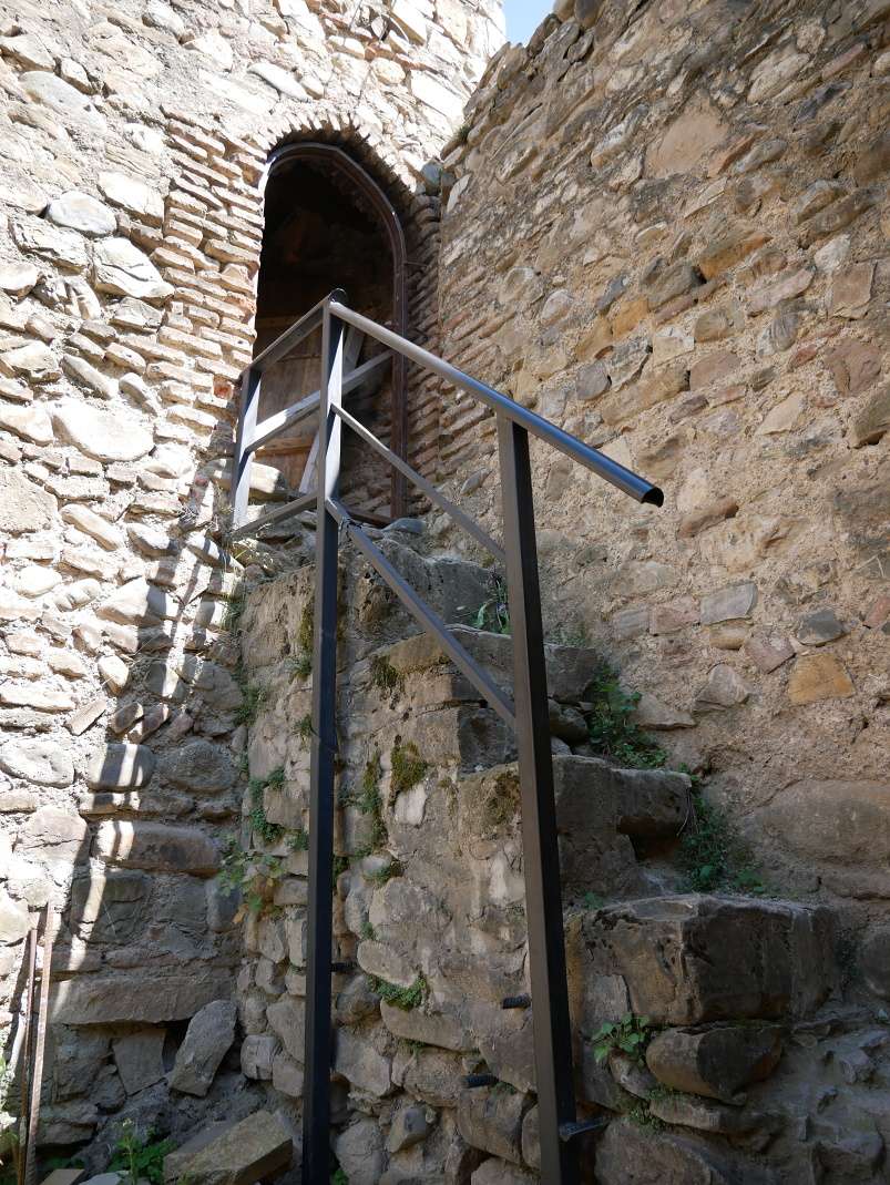 Pevnosť Ananuri pri priehrade Žinvali