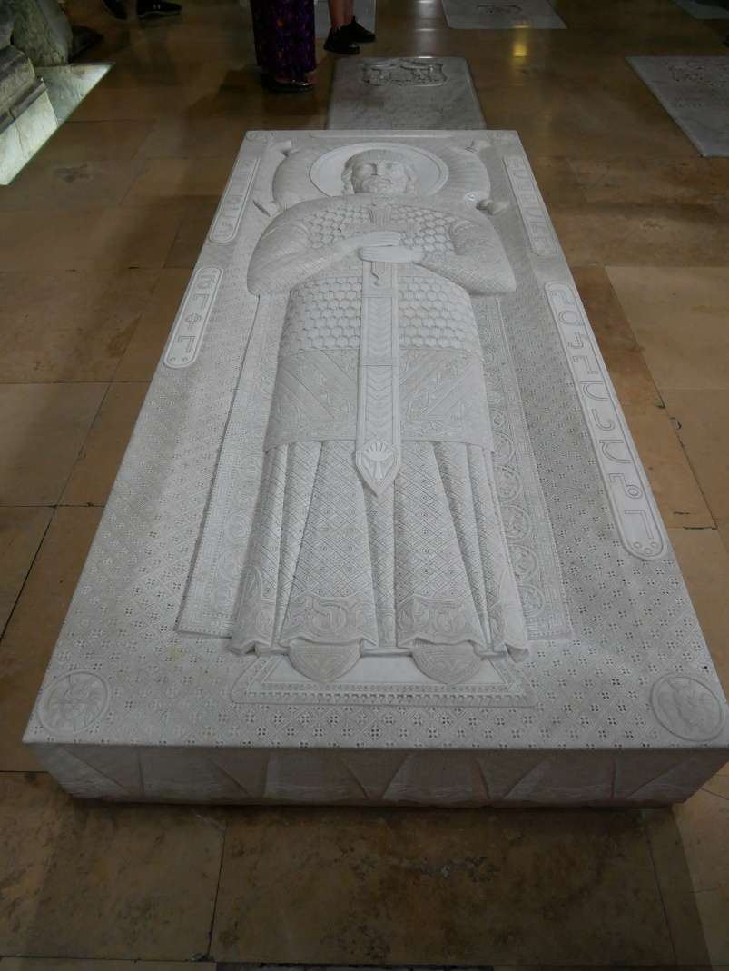 Mccheta - Katedrála Sveticchoveli - hrobka Vachtanga I. Gorgasali, zakladateľa Tbilisi (cca 439-522)