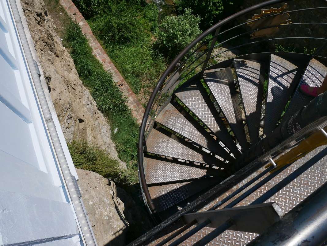 Posledné metre dolu kopcom
