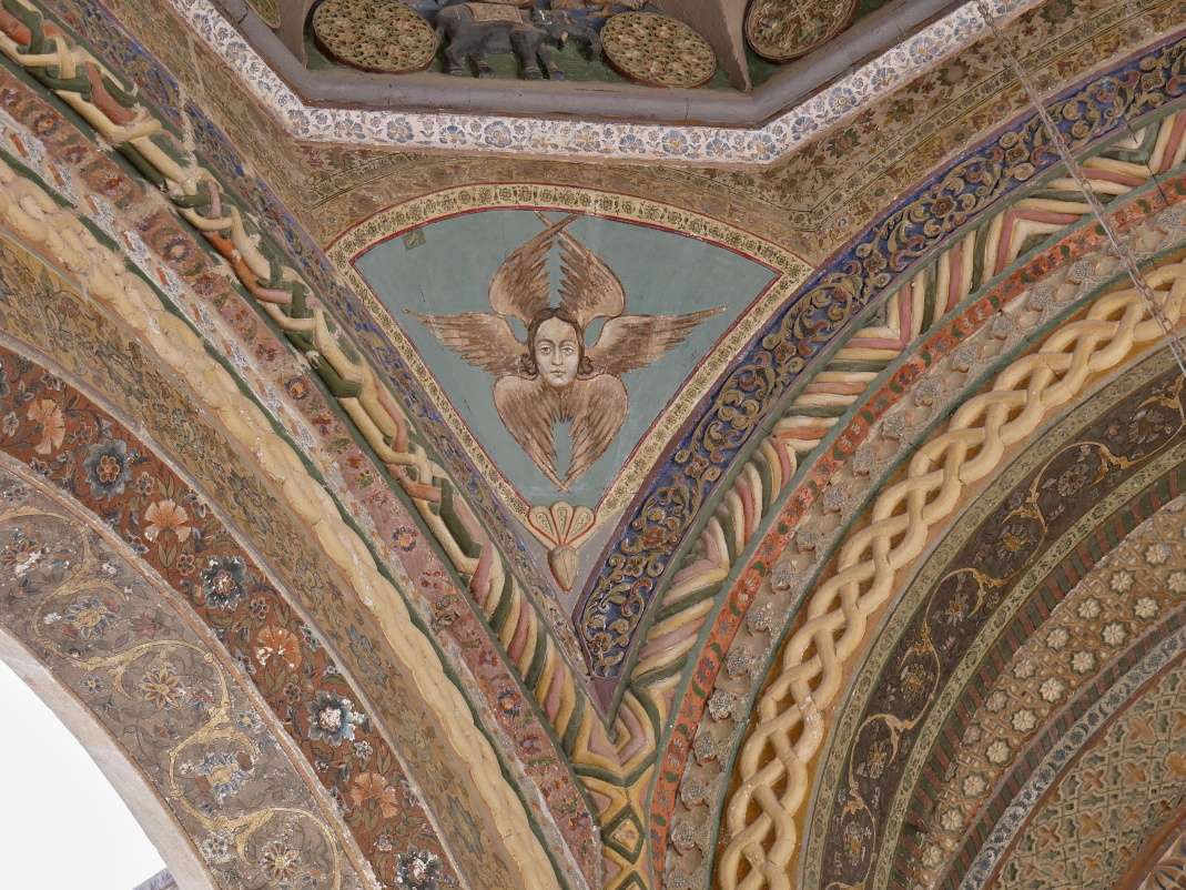 Katedrála Ečmiadzin - detail vstupného portálu