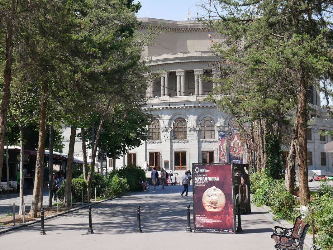 Národné akademické divadlo opery a baletu