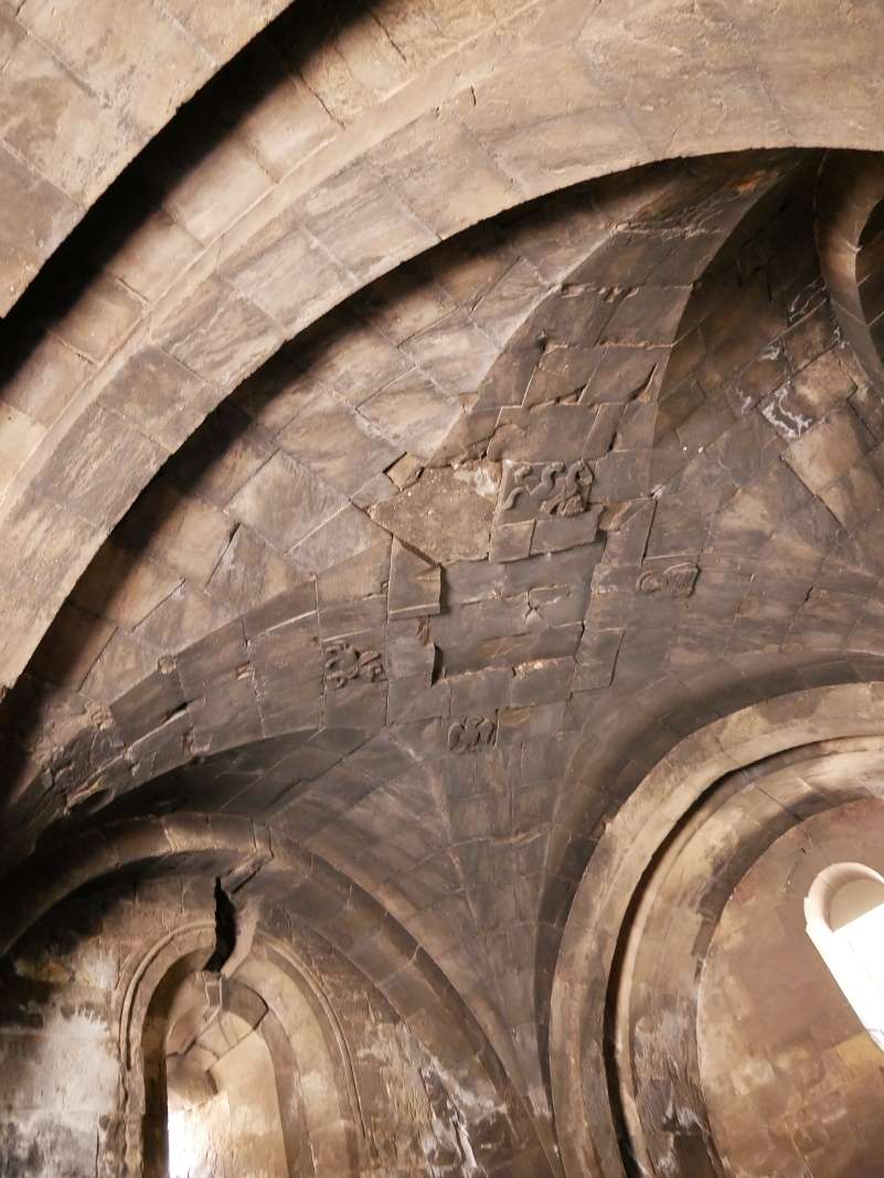 Noravank - kostol Surb Astvatsatsin, dolná pohrebná komora