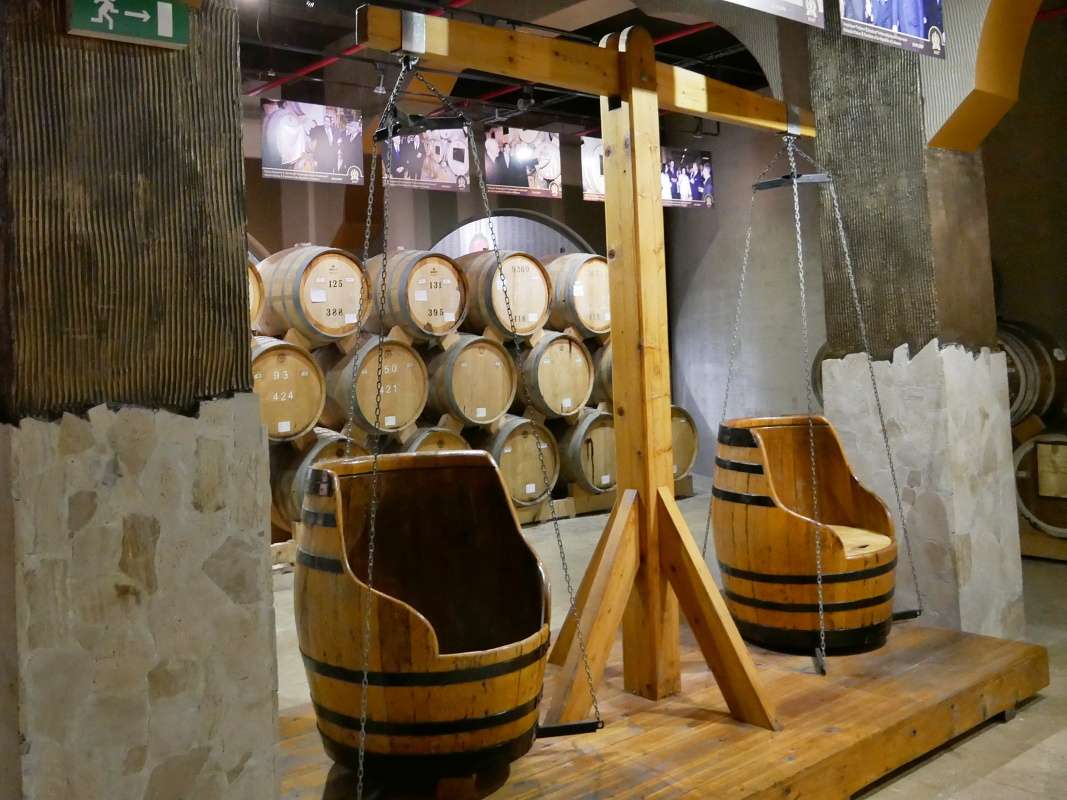 Múzeum Ararat brandy - hojdačka zo sudov