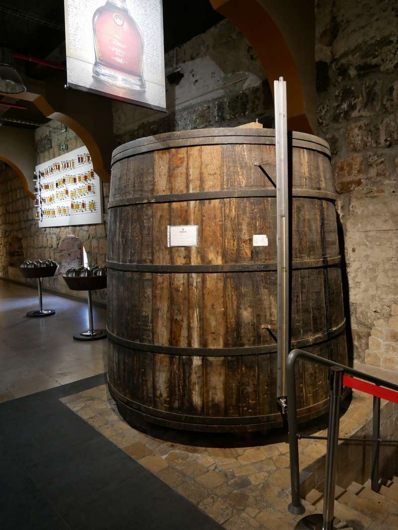 Múzeum Ararat brandy - jeden z najväčších sudov, od r. 2013 tu zreje 5900l