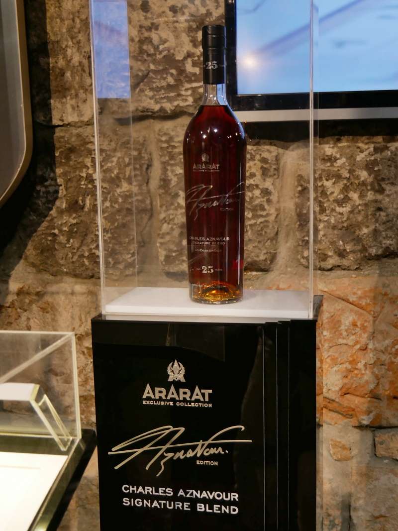 Múzeum Ararat brandy - Charles Aznavour