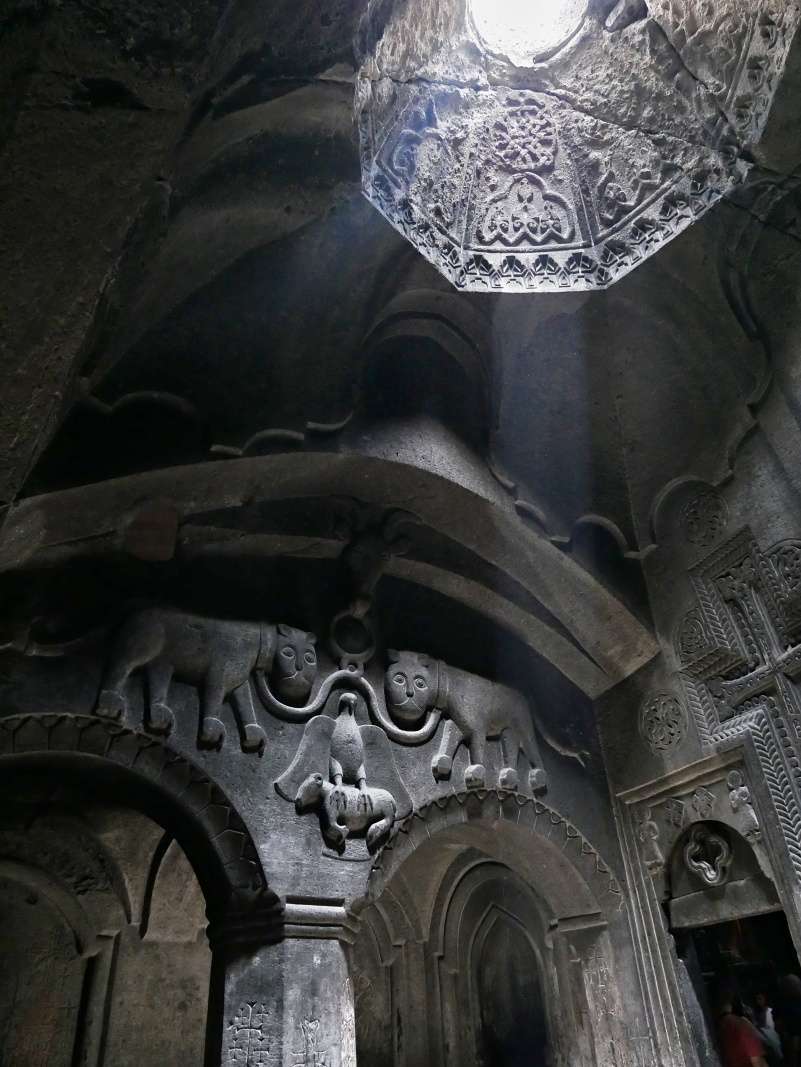 Geghard - Hlavný žamatun - Hrobka princa Prosha Khaghbakiana, r.1283
