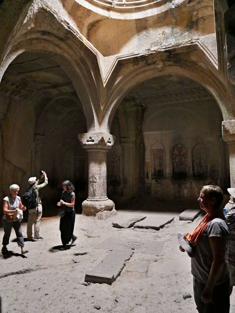 Geghard - Horný žamatun - hrobka Papaka Proshyana, r. 1288
