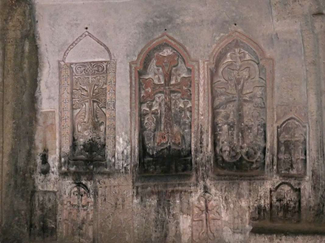 Geghard - Horný žamatun - hrobka Papaka Proshyana, r. 1288