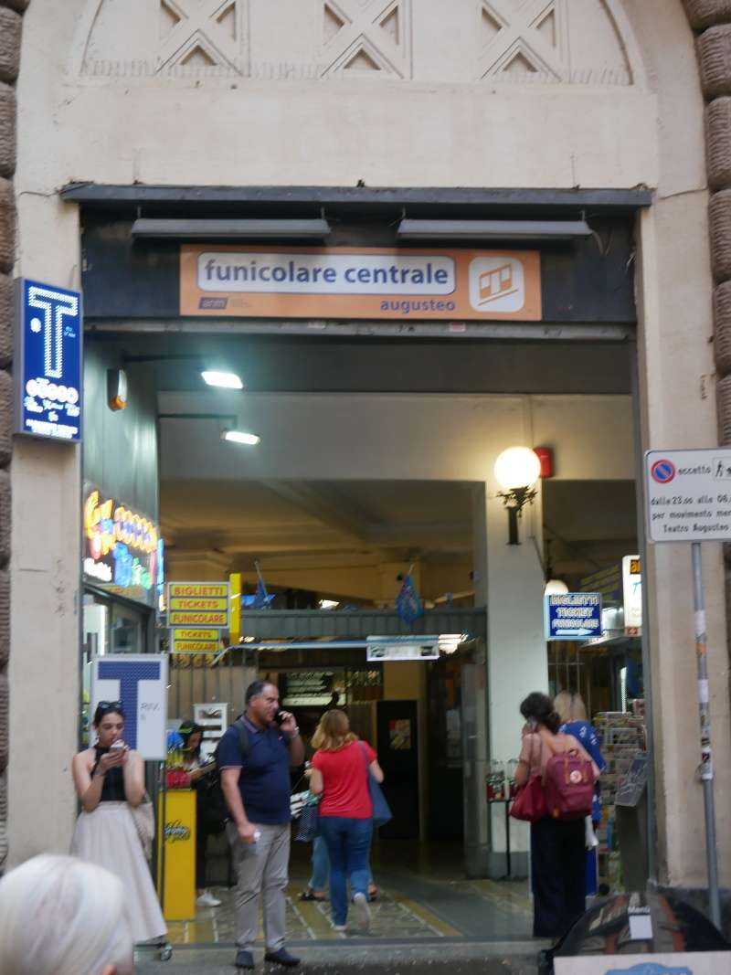  a Španielsku štvrť ...