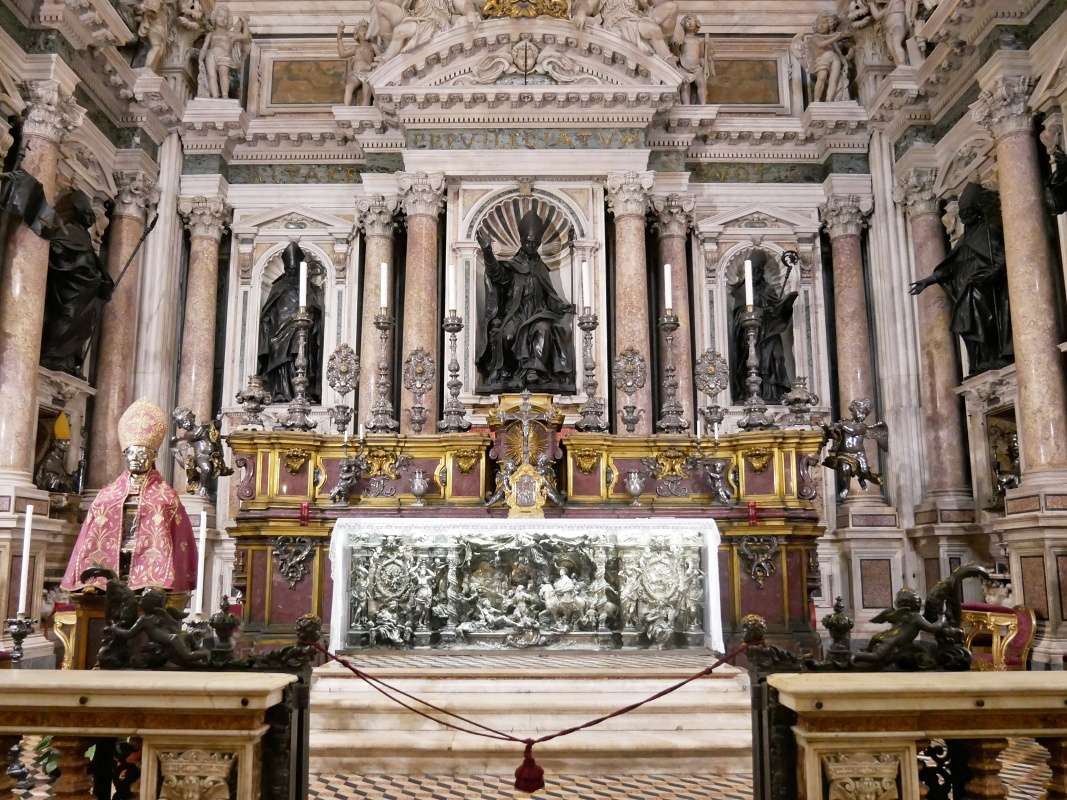 Neapolská katedrála - kaplnka san Gennaro - strieborný oltár