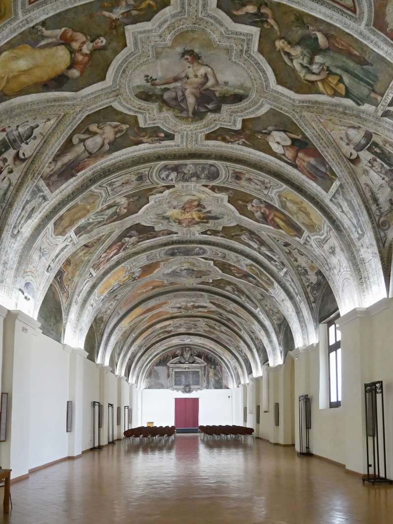 Komplex san Lorenzo Maggiore - Sála Sixta V.