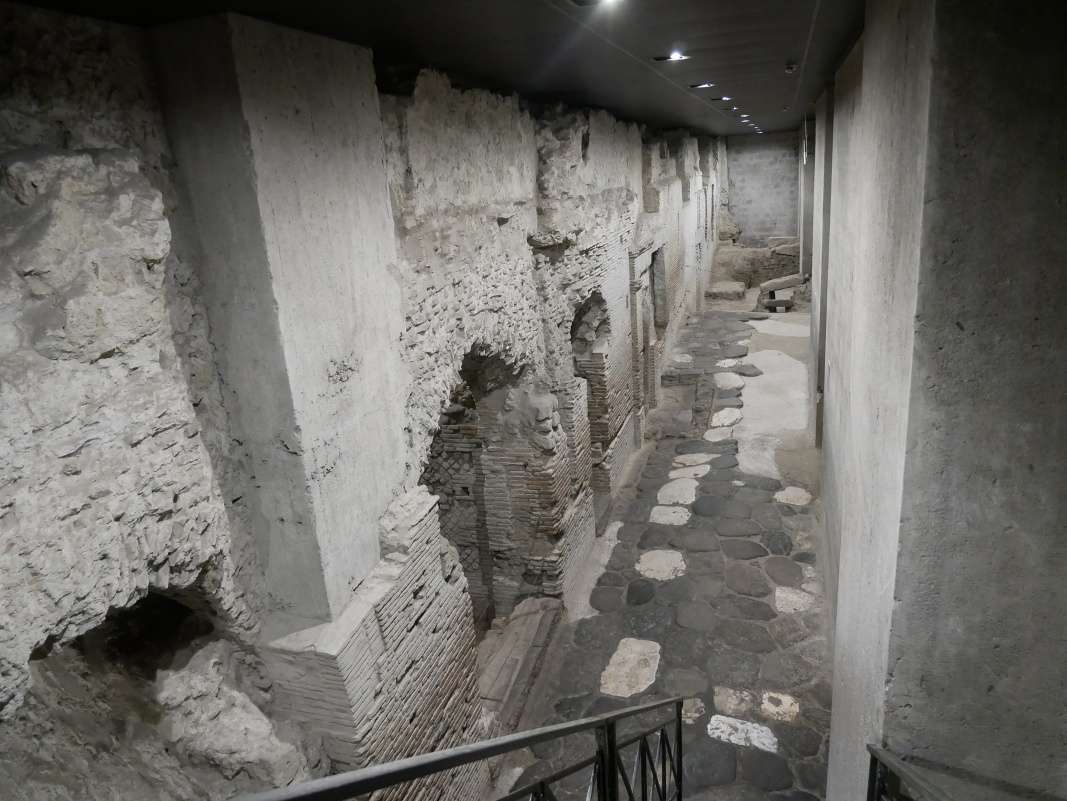 Komplex san Lorenzo Maggiore - Macellum, trh Neapolisu